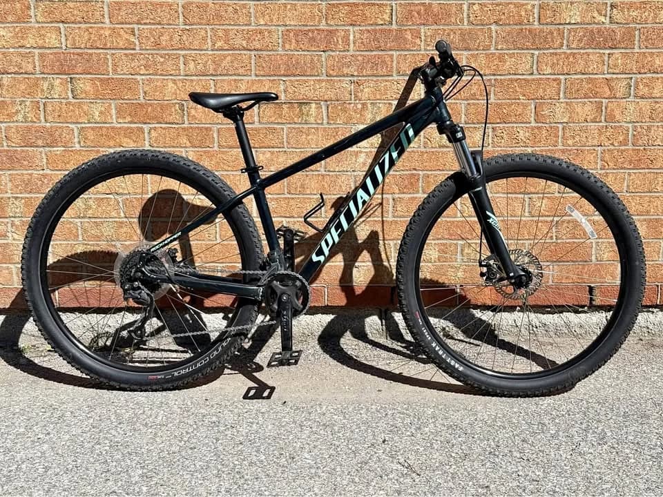 2023 SPECIALIZED ROCKHOPPER 29er 16 Speed MOUNTAIN BIKE (Hardtail with disc brakes) Medium or Large — photo 1