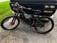 2018 giant glory downhill MTB — thumbnail 3