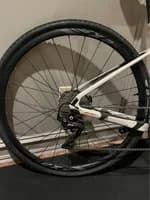 Giant Revolt Advanced 2 gravel bike — thumbnail 3